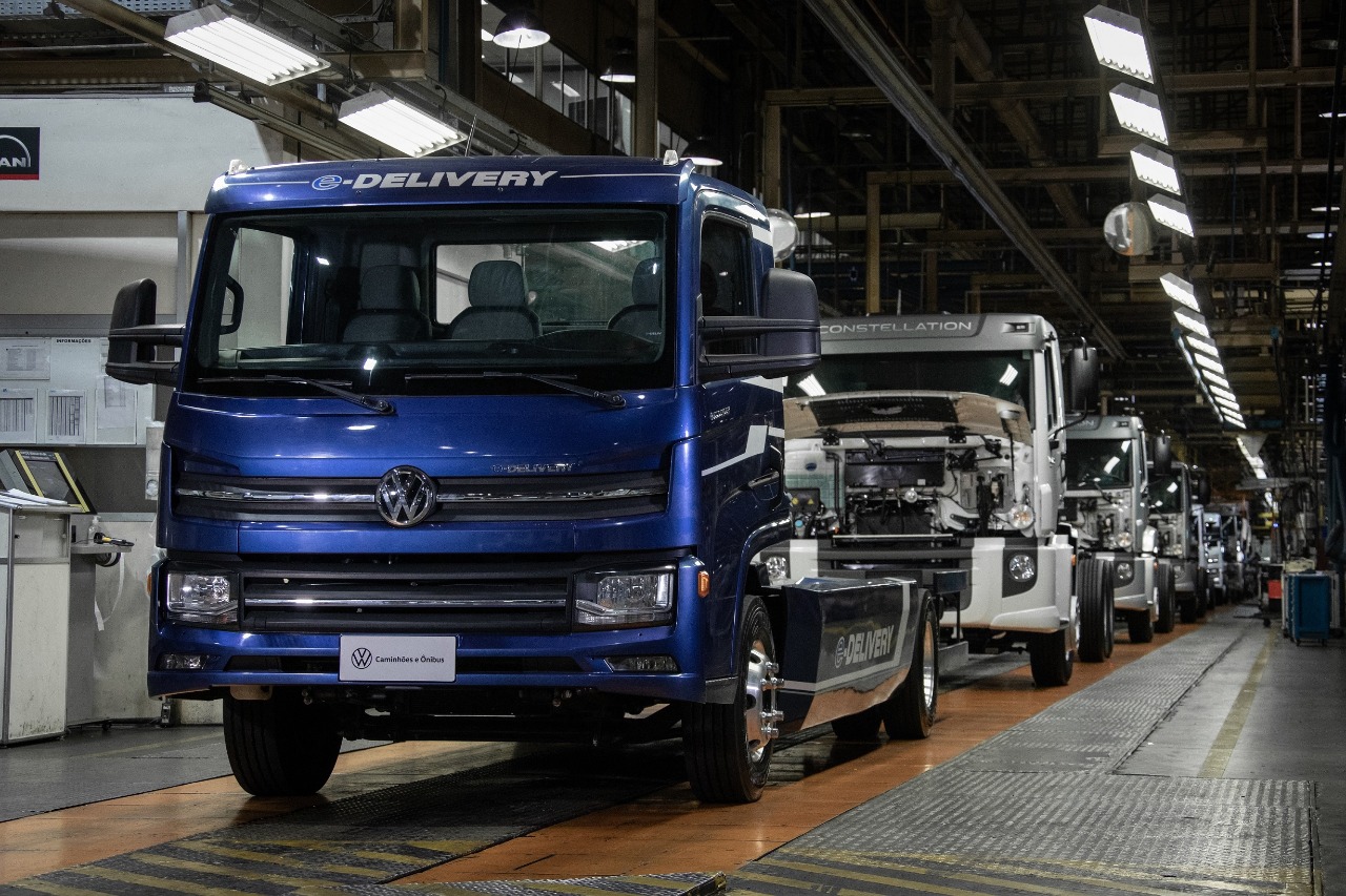 Un día histórico: VW Camiones y Ômnibus inicia la producción del e-Delivery